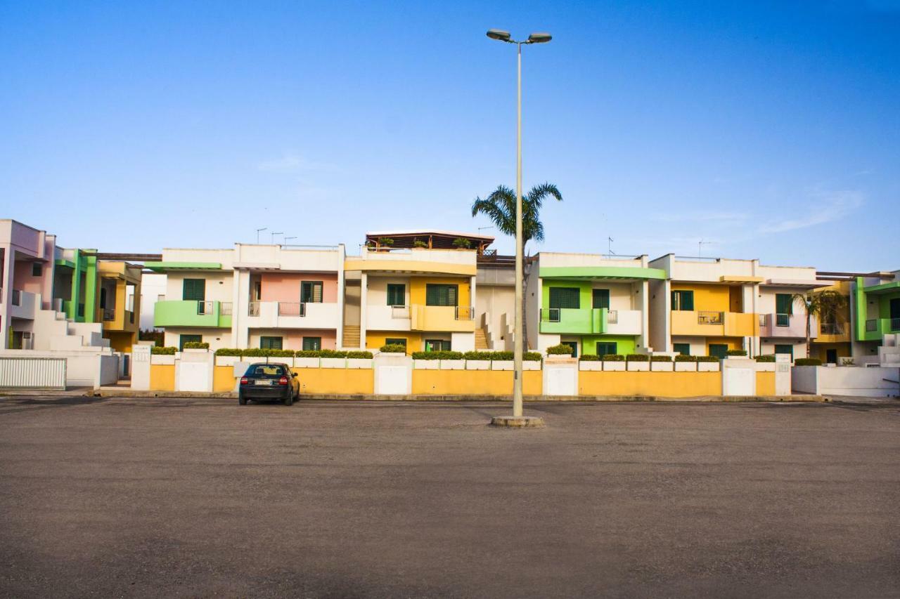 Con Piscina E Garage A 300 M Da Spiaggia E Centro Torre dell'Orso Eksteriør bilde